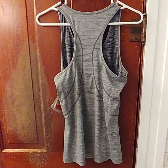 2/$20 NWT Reebok Blk Heather Dynamic Workout Tank - Picture 2 of 8